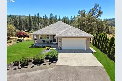 3721 Colonial Rd, Roseburg, OR 97471 - Photo 3