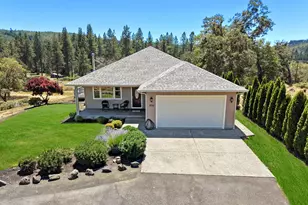 3721 Colonial Rd, Roseburg, OR 97471 - Photo 3