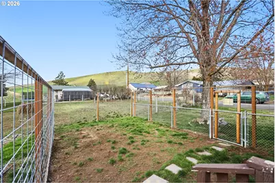 501 NW 3rd St, Dufur, OR 97021 - Photo 39