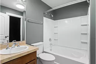 1952 NE 48th Way, Hillsboro, OR 97124 - Photo 33