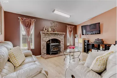 230 SW 22nd St, Troutdale, OR 97060 - Photo 5