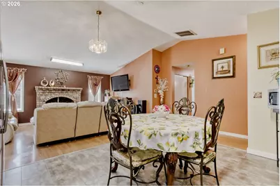 230 SW 22nd St, Troutdale, OR 97060 - Photo 11