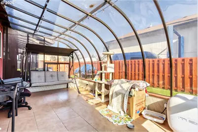 230 SW 22nd St, Troutdale, OR 97060 - Photo 7