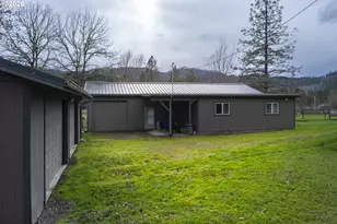 215 Kennaday Ln, Glide, OR 97447 - Photo 31