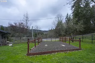 215 Kennaday Ln, Glide, OR 97447 - Photo 37