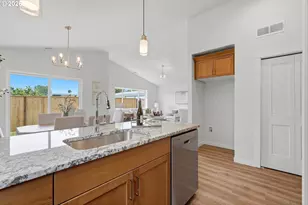 369 SE Shetterly Dr, Dallas, OR 97338 - Photo 11