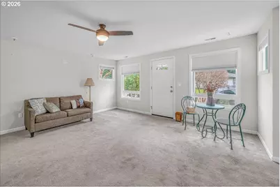 1461 NE 12th Ave, Hillsboro, OR 97124 - Photo 9