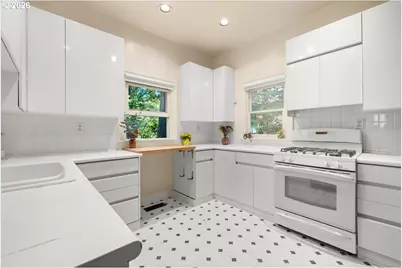 216 SE 17th Ave, Portland, OR 97214 - Photo 11