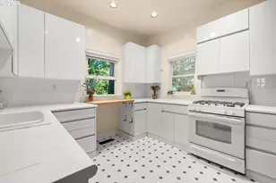 216 SE 17th Ave, Portland, OR 97214 - Photo 11