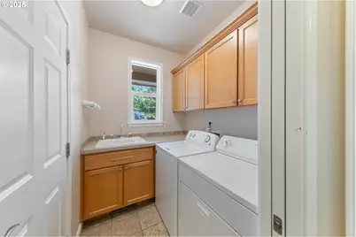 1368 SE Barberry Ave, Dallas, OR 97338 - Photo 23