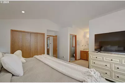 1758 NW 18th Ct, Gresham, OR 97030 - Photo 35