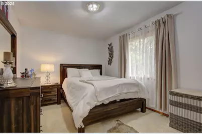 1758 NW 18th Ct, Gresham, OR 97030 - Photo 29