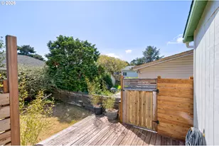 335 9th Ave, Seaside, OR 97138 - Photo 19