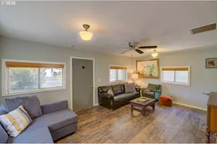 335 9th Ave, Seaside, OR 97138 - Photo 7