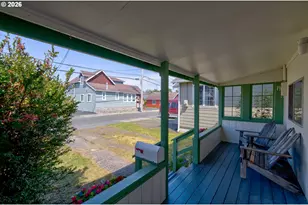 335 9th Ave, Seaside, OR 97138 - Photo 17