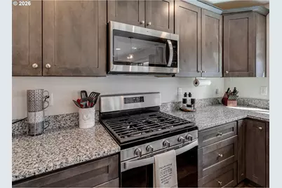 1875 SE Blueberry St, Dallas, OR 97338 - Photo 11