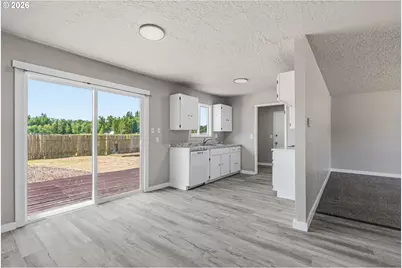 411 Brierwood Ct, Castle Rock, WA 98611 - Photo 9