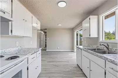 411 Brierwood Ct, Castle Rock, WA 98611 - Photo 7