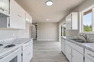 411 Brierwood Ct, Castle Rock, WA 98611 - Photo 7