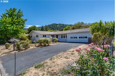 3085 W Shasta Ave, Roseburg, OR 97471 - Photo 1