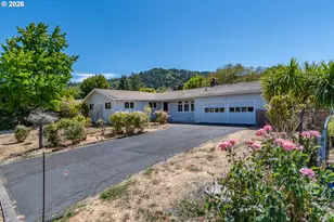 3085 W Shasta Ave, Roseburg, OR 97471 - Photo 1