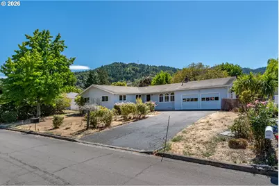 3085 W Shasta Ave, Roseburg, OR 97471 - Photo 43