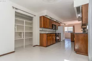 3085 W Shasta Ave, Roseburg, OR 97471 - Photo 9
