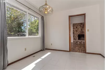3085 W Shasta Ave, Roseburg, OR 97471 - Photo 7