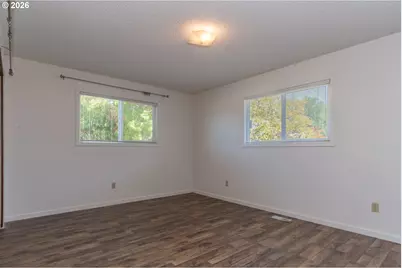 3085 W Shasta Ave, Roseburg, OR 97471 - Photo 17