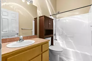 2596 Jamestown St, Woodburn, OR 97071 - Photo 23