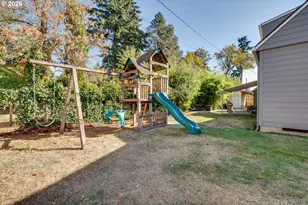 1310 SE 114th Ave, Portland, OR 97216 - Photo 29