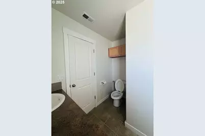 2428 SW Kalama Ave, Redmond, OR 97756 - Photo 17