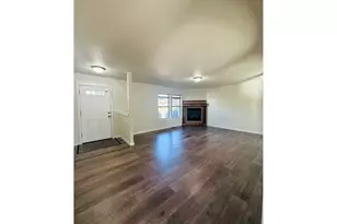 2428 SW Kalama Ave, Redmond, OR 97756 - Photo 5