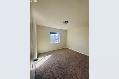 2428 SW Kalama Ave, Redmond, OR 97756 - Photo 11