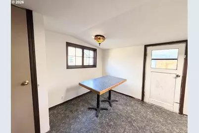 1207 10th St, La Grande, OR 97850 - Photo 5