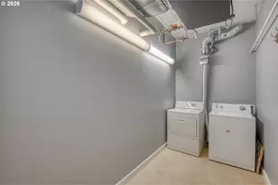 836 S Curry St, Portland, OR 97239 - Photo 27