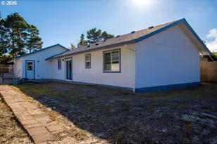 1677 25th St, Florence, OR 97439 - Photo 31