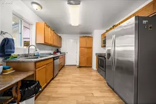 1677 25th St, Florence, OR 97439 - Photo 5