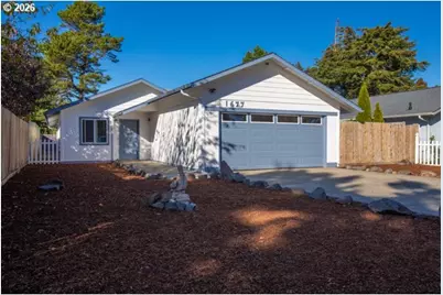1677 25th St, Florence, OR 97439 - Photo 1