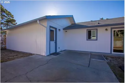 1677 25th St, Florence, OR 97439 - Photo 29