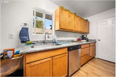 1677 25th St, Florence, OR 97439 - Photo 3
