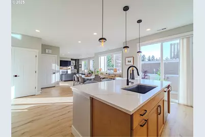 8588 SW Summit Ct, Portland, OR 97225 - Photo 7