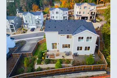 8588 SW Summit Ct, Portland, OR 97225 - Photo 21