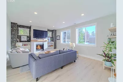 8588 SW Summit Ct, Portland, OR 97225 - Photo 9