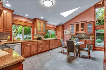 10033 SW Quail Post Rd, Portland, OR 97219 - Photo 3