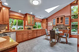 10033 SW Quail Post Rd, Portland, OR 97219 - Photo 3