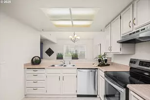 2062 Lake Isle Dr, Eugene, OR 97401 - Photo 11