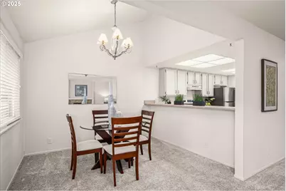 2062 Lake Isle Dr, Eugene, OR 97401 - Photo 9