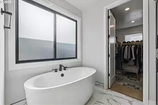 5904 SE McInnis St, Hillsboro, OR 97123 - Photo 33