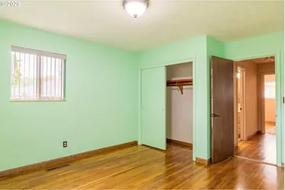 425 W Maple St, Roseburg, OR 97471 - Photo 15